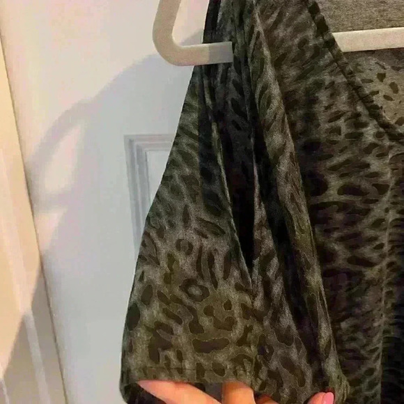 MICHAEL by Michael Kors Short open sleeve black stripe top size medium - Picture 2 of 2